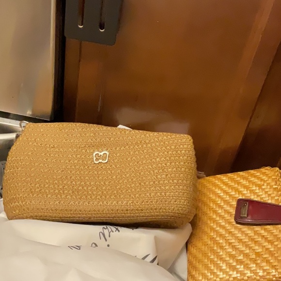 Bundle of the just listed straw. - Picture 2 of 3